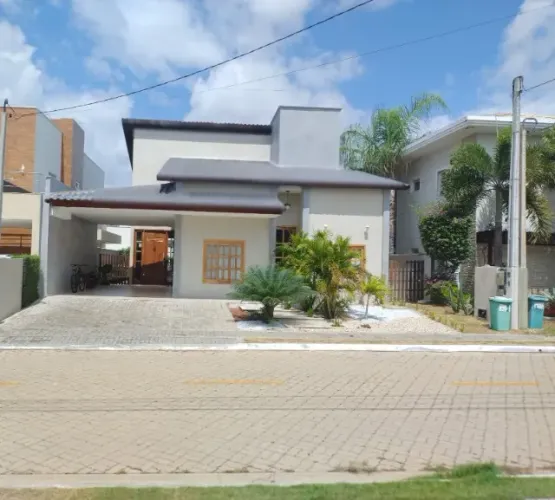 Exclusiva Casa Térrea com 4 Suítes no Condomínio Quintas do Lago