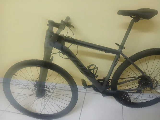 Bicicleta MTB KRW Aro 29 Quadro 19 Alumínio - Praticamente Nova