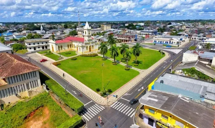 Terreno lote 100.000,00 Hectares 1.000.000.000m² Coari Manaus-AM Financia