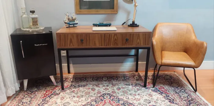 Mesa aparador com gavetas