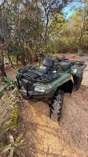 Quadriciclo honda 4x4 pouco rodado 