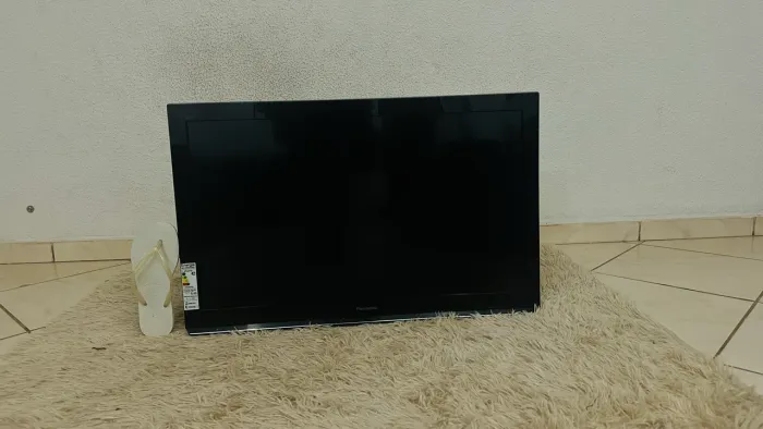 TV Panasonic Viera - Tela Grande - Ótimo Estado