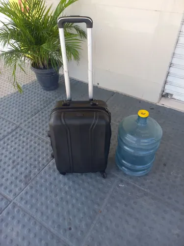 Mala para viagem da pequena, leia o anúncio todo.