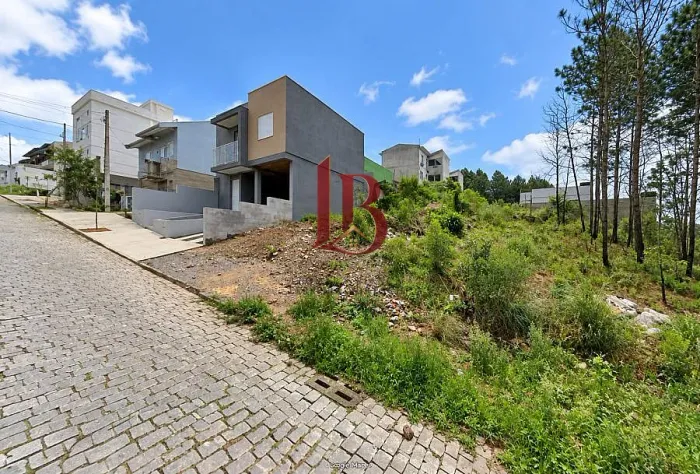 Terreno de 360 m² à venda no Desvio Rizzo