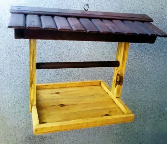 COMEDOURO ARTESANAL RÚSTICO PARA PÁSSAROS