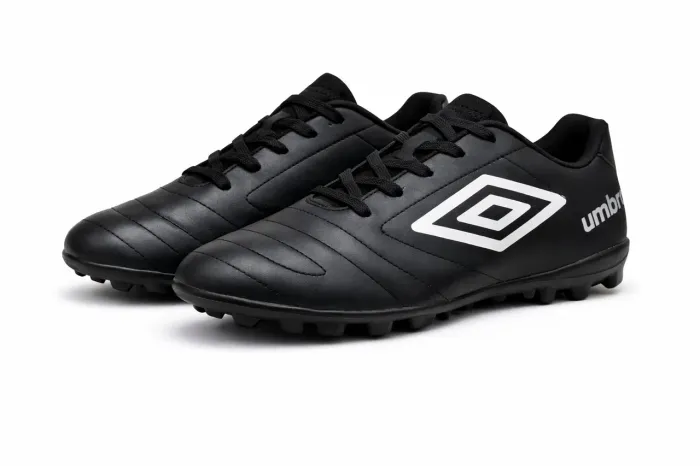 Chuteira Umbro Preta