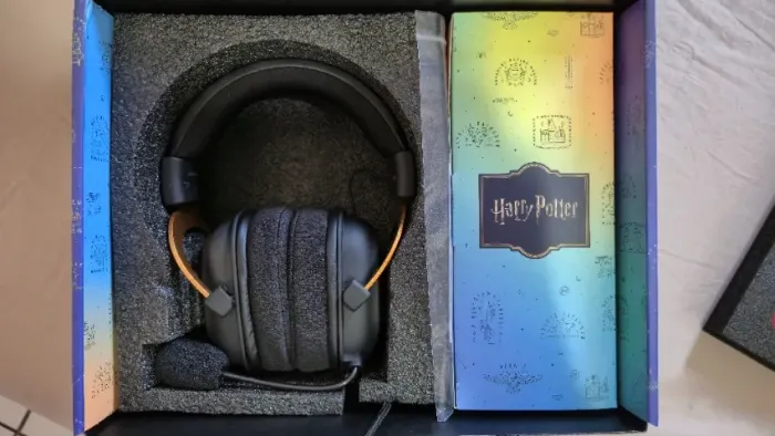 Headset Gamer Redragon Harry Potter Zeus Hogwart?s RGB - Edição Especial Preto - HP-510