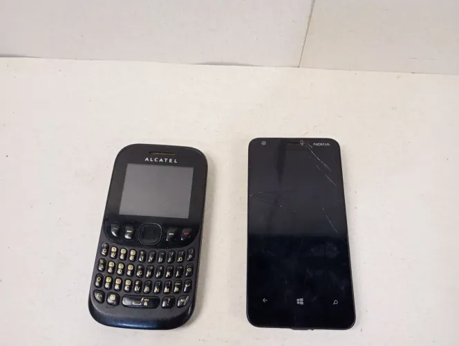 Celulares para Peças - Alcatel One Touch Tribe 3003G + Nokia Lumia 620