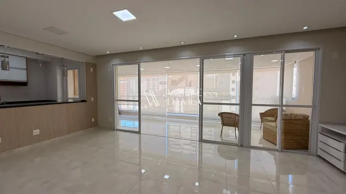Apartamento com 140m² à venda