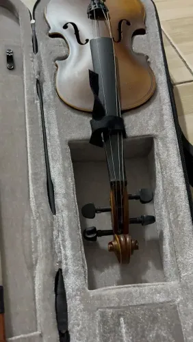 Violino para iniciantes semi-novo
