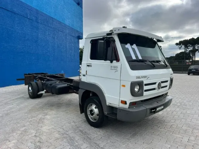 Caminhão Volkswagen 8.150 4x2 ano 2011
