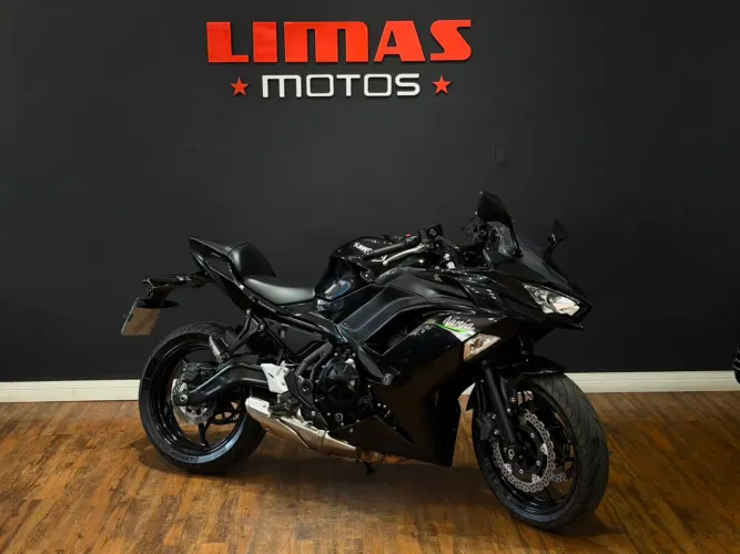 Ninja 650 Preta 2021 ABS - Apenas 18.400 KM.