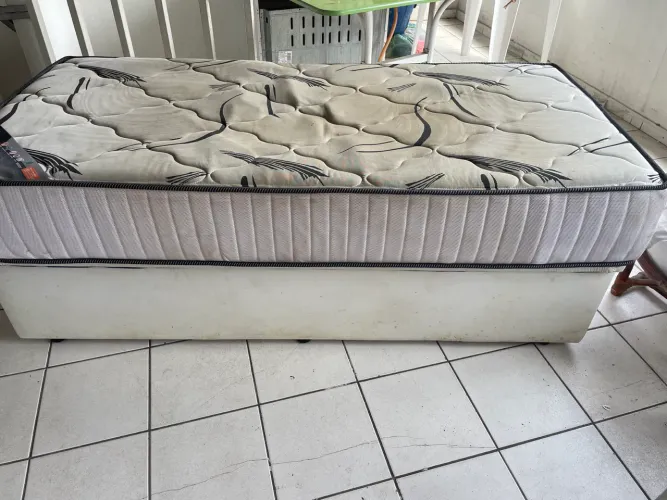 Cama solteiro baú