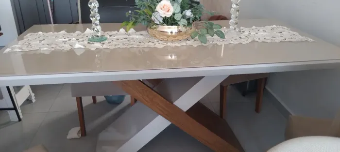 Mesa de jantar para 6 cadeiras