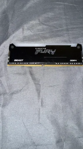 Kit Memória RAM Kingston FURY Beast RGB 16GB (2x8GB) DDR4 3200MHz - Perfeito Estado