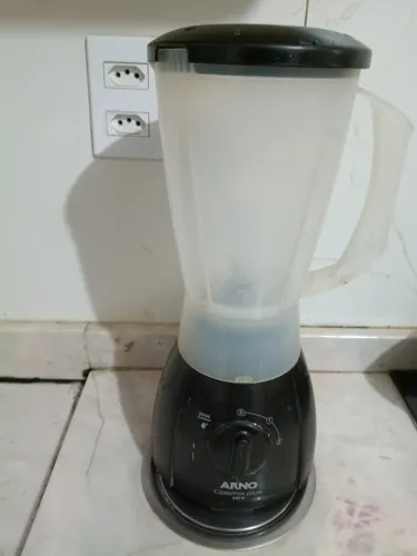 Liquidificador Arno limpa fácil 550 E - 1 litro e 800 ml