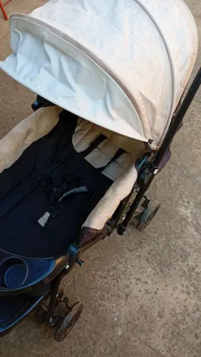 Carrinho de bebê + bebê conforto