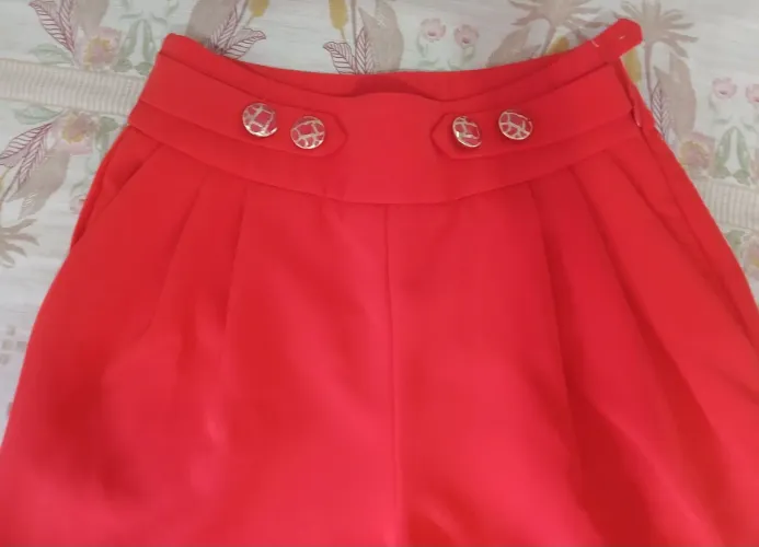 Calça alfaiataria vermelha tamanho 36