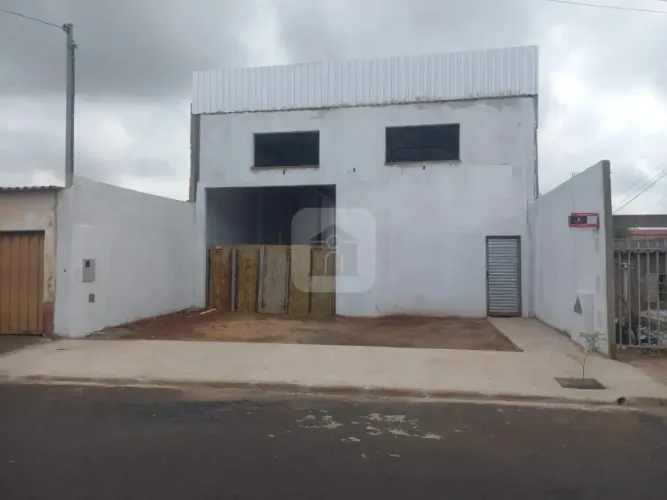 Galpão à venda no bairro Tubalina.