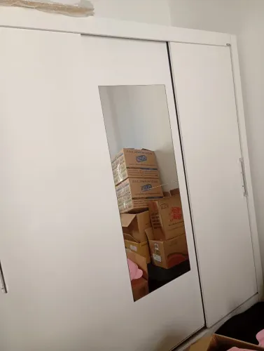Guarda roupa em bom estado