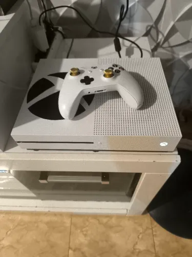 Xbox one s 1tb c/controle 