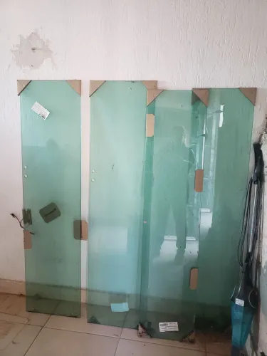 Vendo apenas o vidro de blindex 4 folhas novas