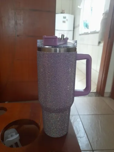 Vendo garrafa com brilho 