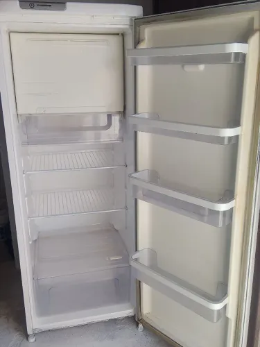 Vendo geladeira Eletrolux funcionando normal