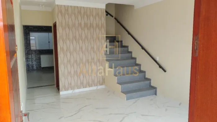 Sobrado em condomínio: 2 quartos, 2 suítes, 2 salas, 3 banheiros, 70m² em Jardim Egle, SP!