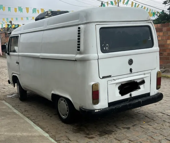 Volkswagen Kombi Furgão (álcool) 2002