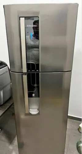 Geladeira inox da Electrolux 400 litros