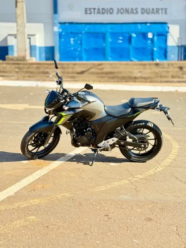 Moto Yamaha Fazer 250 FZ25