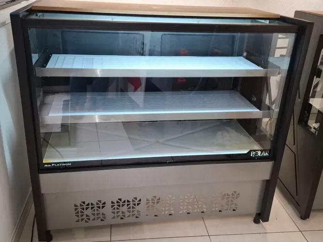 Balcão refrigerado Polar Platinum 1,25m. 220v.