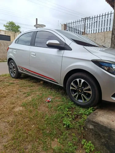 Chevrolet Onix Hatch LTZ 1.4 8V Flex Power Aut. 4P 2015