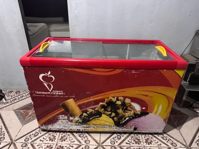 Freezer Esmaltec 2 portas de vidro Dupla Ação Regulador de Temperatura Aceito Cartão