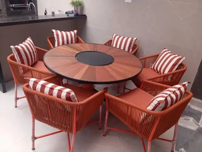 Mesa área gourmet