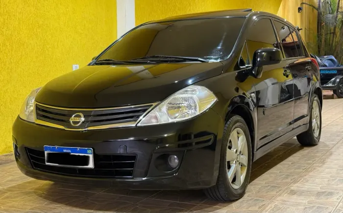 Nissan Tiida SL 1.8/1.8 Flex 16V Mec. 2011