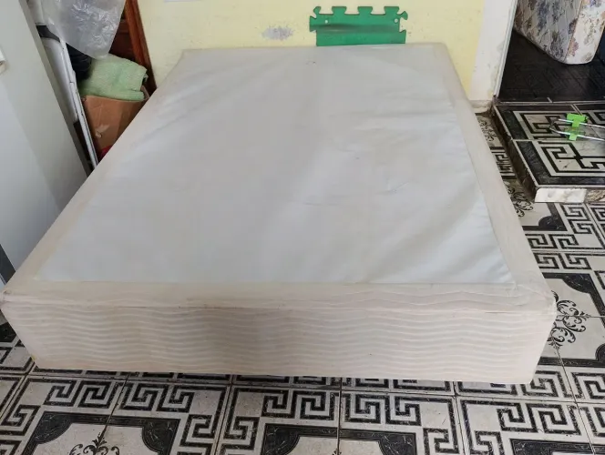 Vendo base cama box de casal