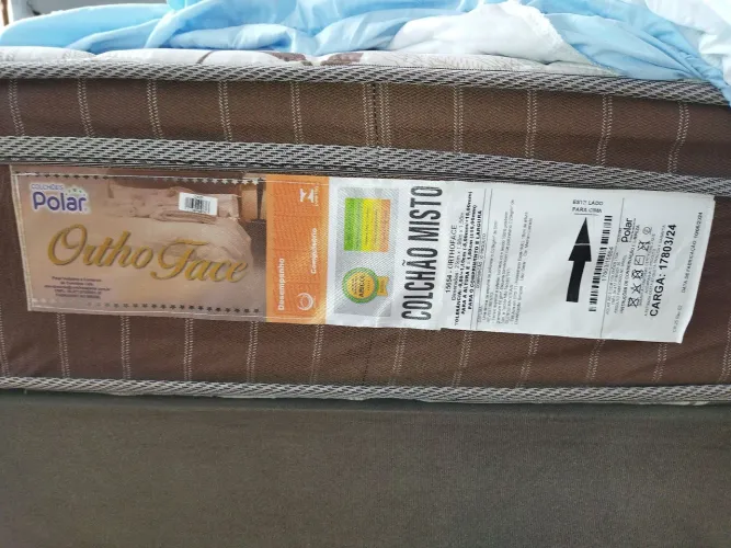 Cama de casal Queen 1 mês de uso