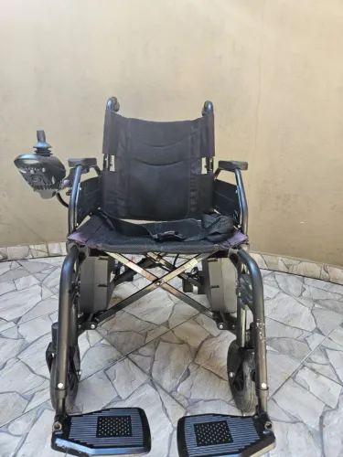 Cadeira de Rodas Motorizada Dobrável até 120 kg Assento de 48 cm D800 Dellamed
