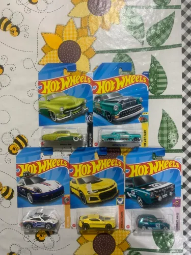 Lote Miniaturas Hotwheels LACRADOS (Envio OLXPAY)