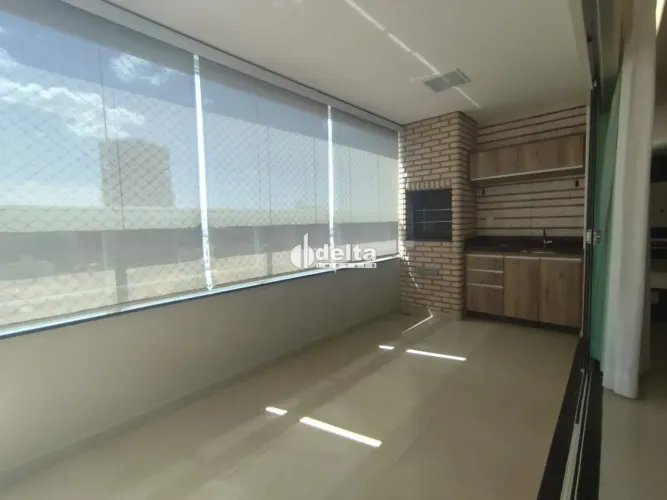 Apartamento com 3 quartos sendo 2 suítes disponível para venda no bairro Santa Mônica em U