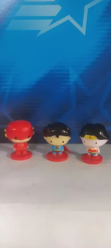 Miniaturas kit Superman, Flash e Mulher-Maravilha 3cm (licenciado)