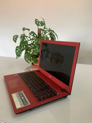 Notebook Acer Aspire E15 - COM SSD (Rápido!) - Ideal p/ Estudo e Escritório