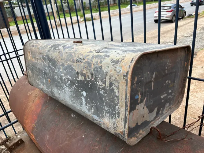 Tanque de combustível de caminhão