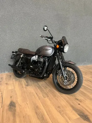 TRIUMPH BONNEVILLE T120 BLACK