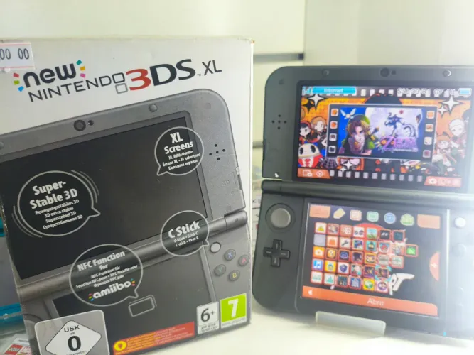 Nintendo 3DS XL com caixa