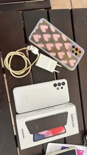 Celular Galaxy A13 seminovo 245,00