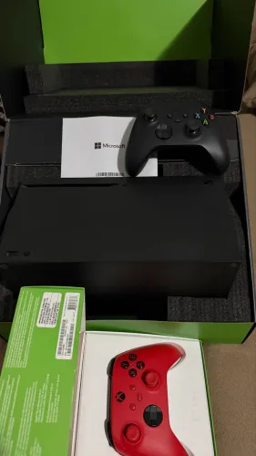 Xbox série X, última geração, SSD 1T, 2 controlões originais