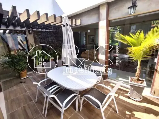 Cobertura : / Residencial / Tijuca